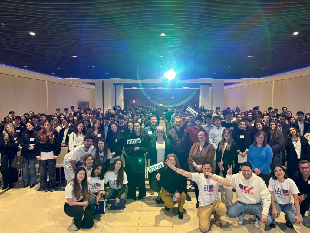 foto feria work and travel USA 2026