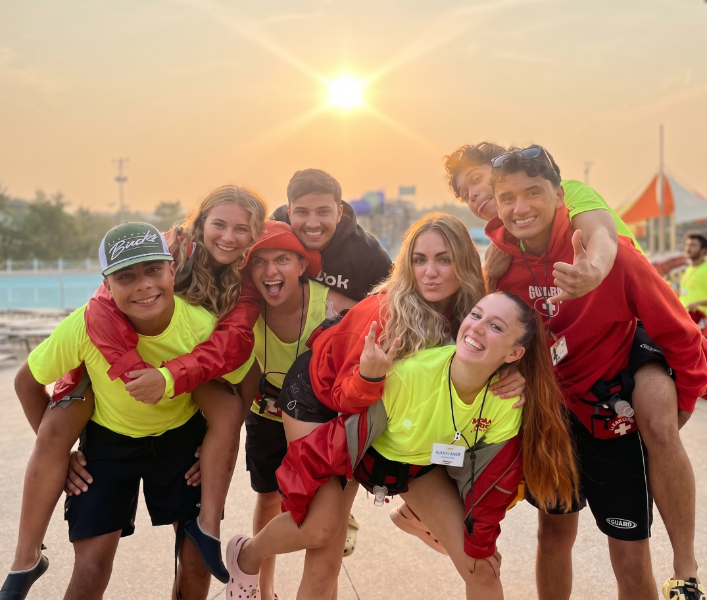 Amigos participando en Work nd Travel USA de Let´s Live USA para viajar barato por Estados Unidos